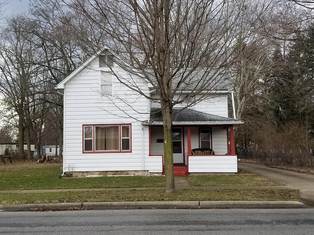 207 S Douglas Ave photo 1