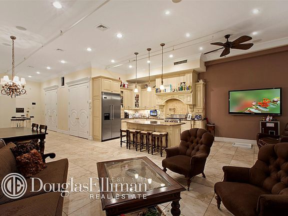 5th image of 407 E 91st St APT 1D
