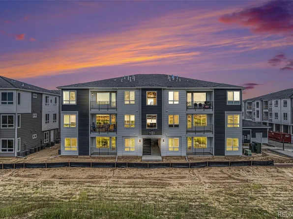 6153 N Ceylon Street Bldg 7 #301, Denver, CO 80249