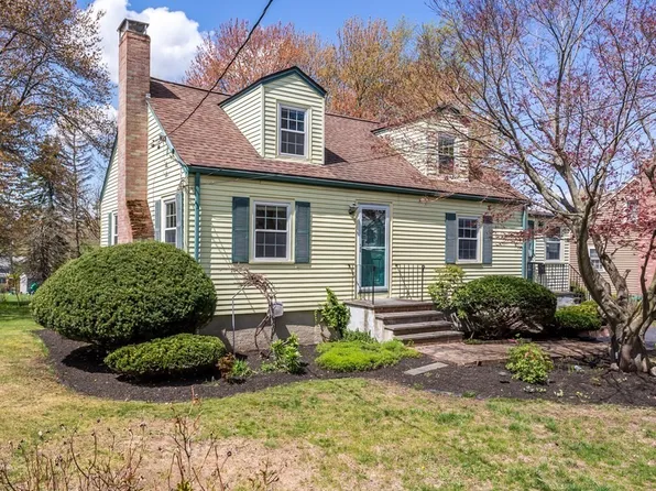103 Hawthorn St, Westwood, MA 02090