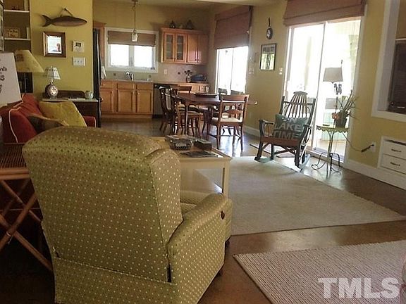 5th image of 46 Beech Dr
