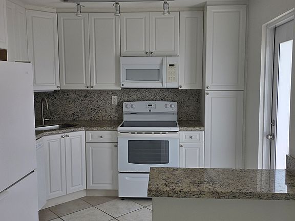 3rd image of 650 Coral Way APT 503