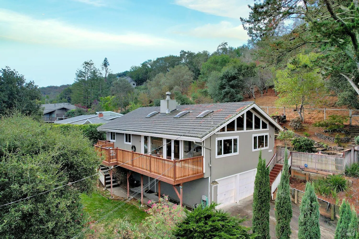 588 Canyon Road photo 1