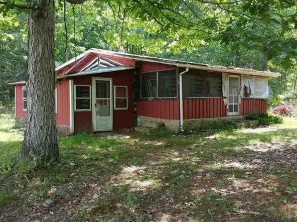 16 Peach Orchard Rd, Newville, PA 17241