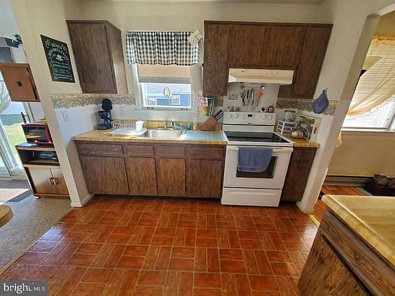 2nd image of 43 Caribou Dr