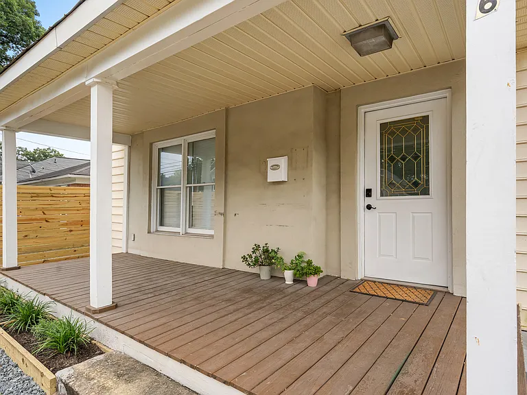206 E Geer St — Photo 15