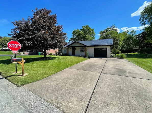 212 Dodd Dr, Washington, PA 15301