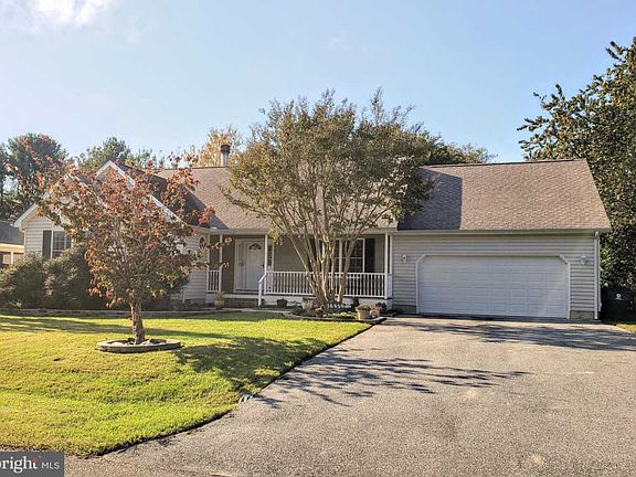 3rd image of 16850 Essex Rd