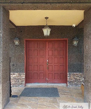 2nd image of 4 Calle Monarca