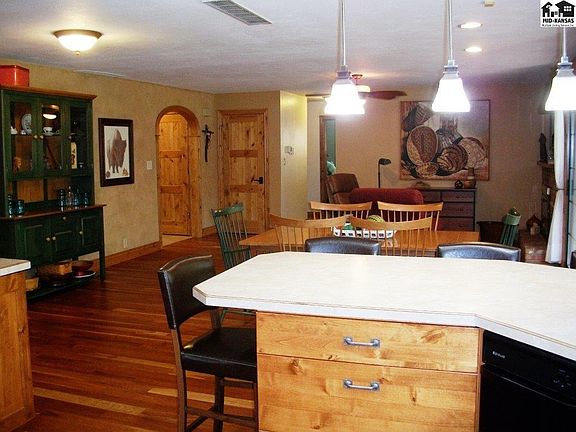 5th image of 2906 N Meadowlake Dr