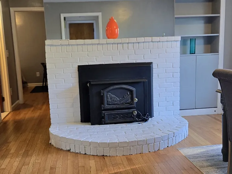 4186 Whitney Ave — Photo 6