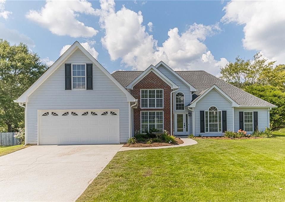 1st image of 379 Beech Hollow Trl