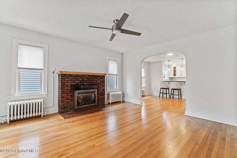 5th image of 125 Van Schoick Avenue