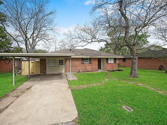 2nd image of 2314 Carl Ct