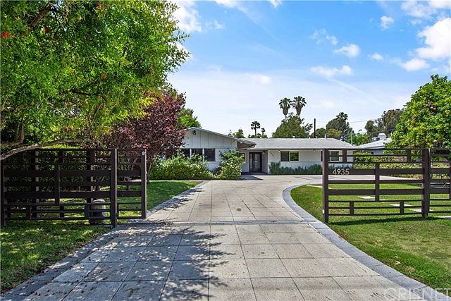 1st image of 4935 Gaviota Ave
