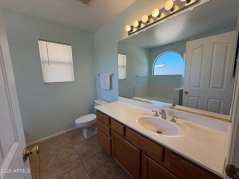 1289 W Maria Ln — Photo 13