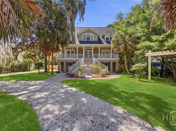 2411 Salcedo Avenue, Savannah, GA 31406