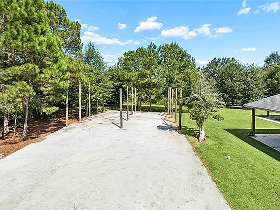 2nd image of 320 Yearling Loop