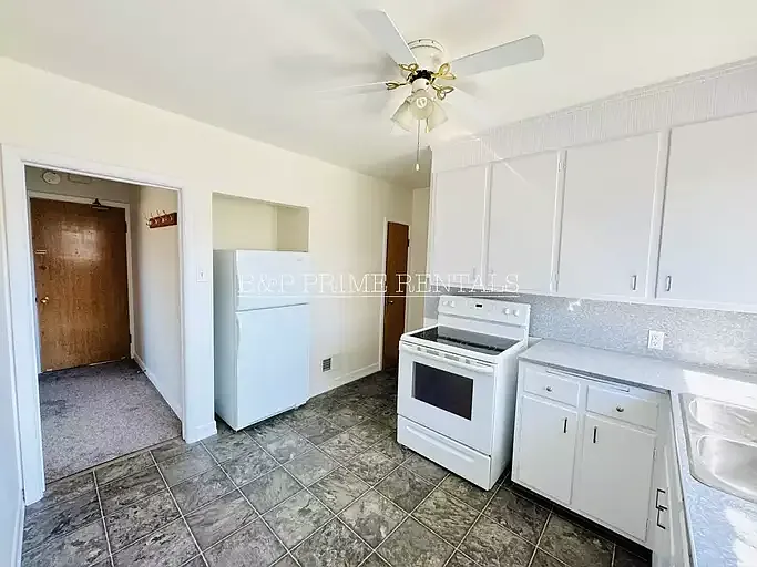1 bed, 1.0 bath, 550 sqft, $1,150 — Photo 2