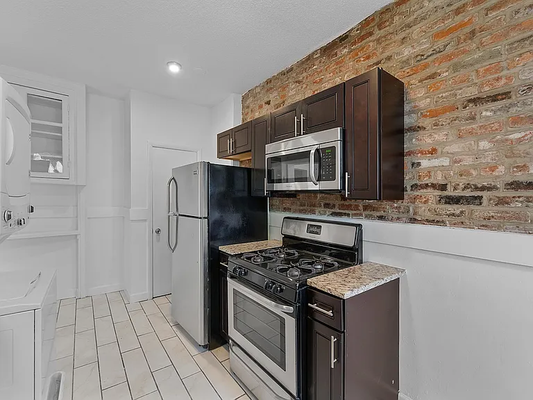 Lyndon Apartment — Photo 38