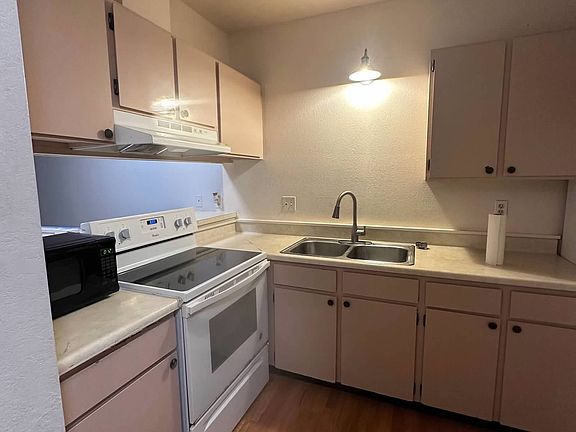 4th image of 94-615 Kahakea St APT 4A