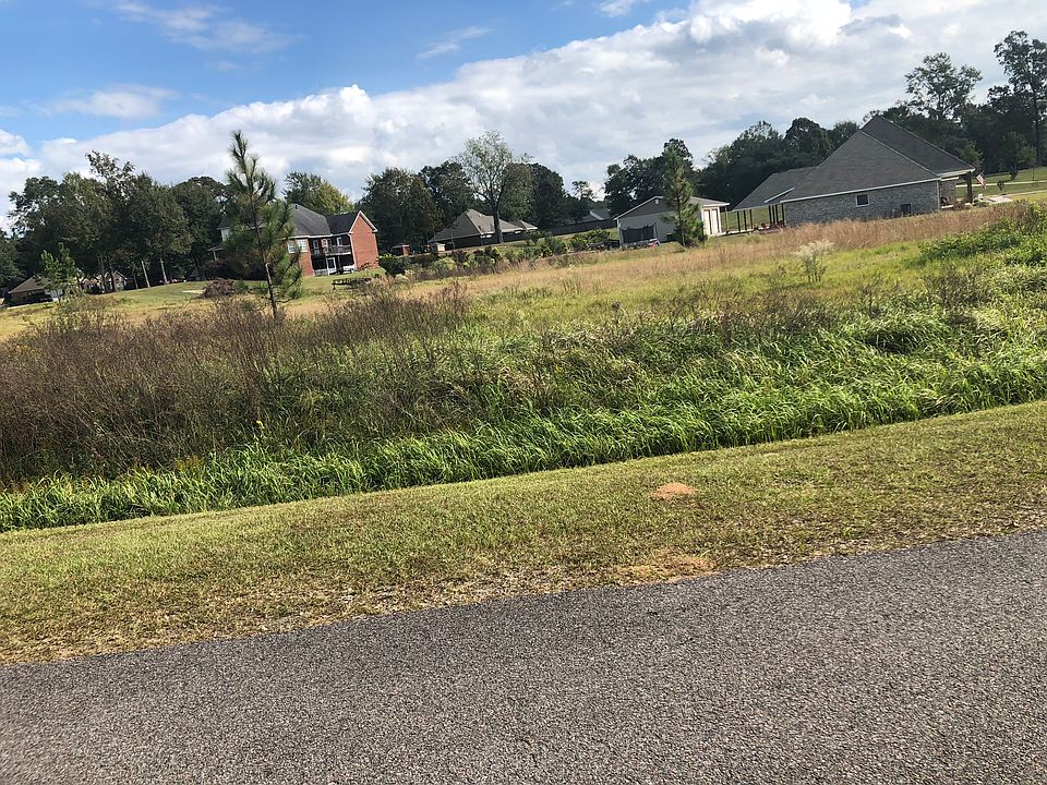 2nd image of Huckleberry Ln