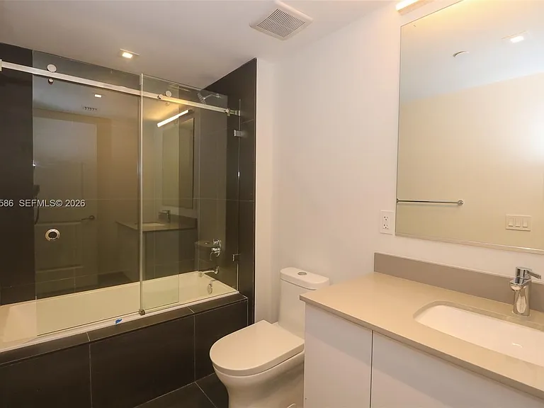 1600 NE 1st Ave #1010 — Photo 20