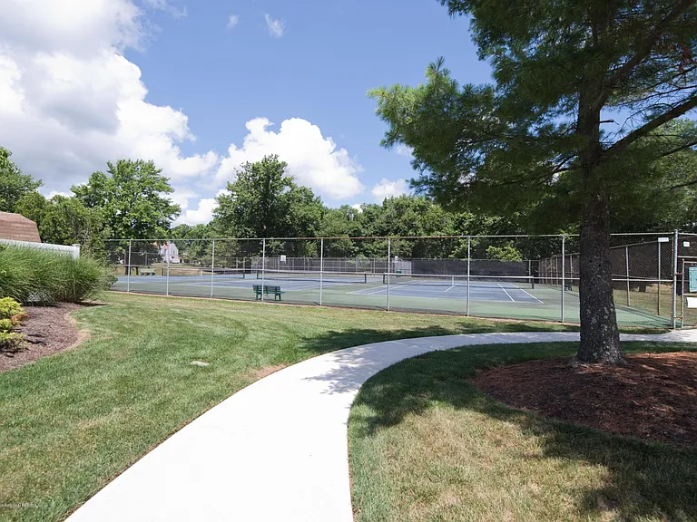 143 Tanglewood Pl — Photo 20
