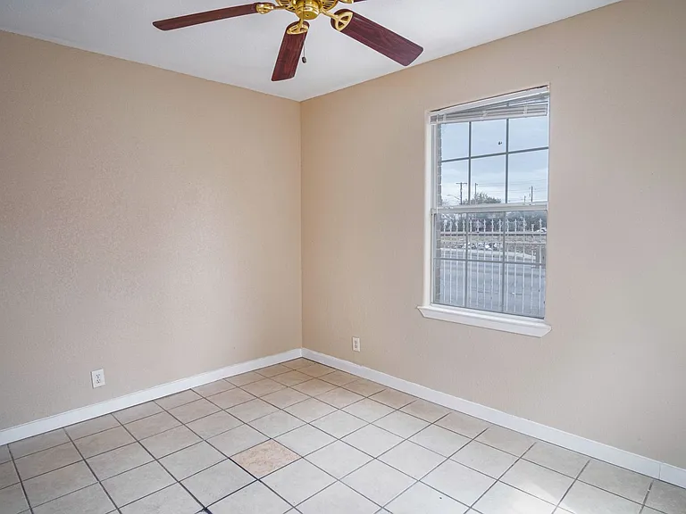 717 N Colorado St — Photo 3