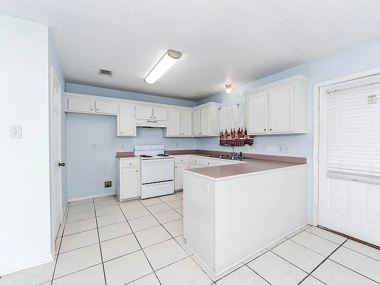 207 Evelyn Ave — Photo 6
