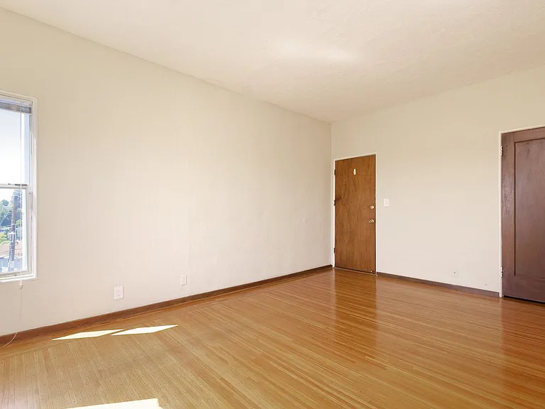 848 Vermont St — Photo 8