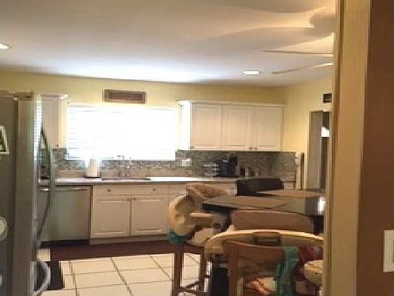 5th image of 283 Jacaranda Dr