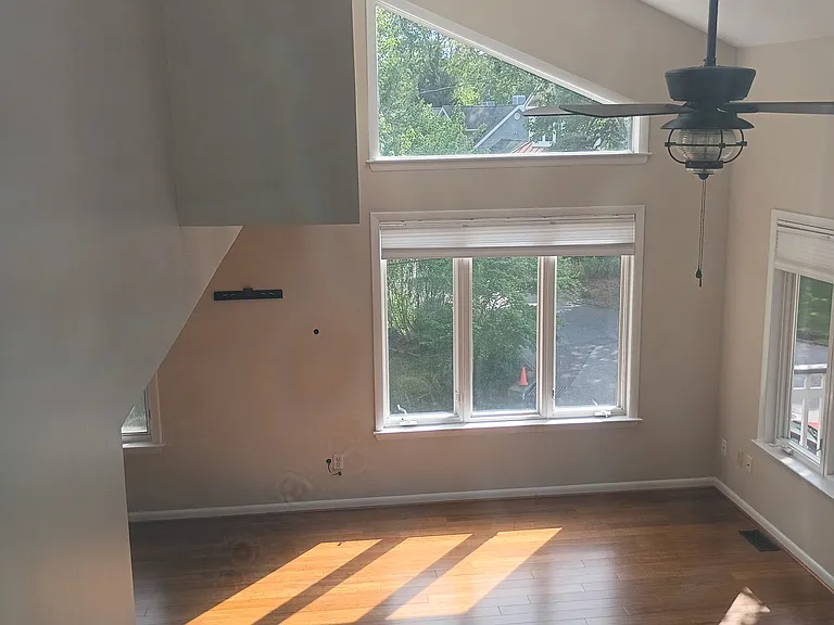 607 Overhill Dr — Photo 23