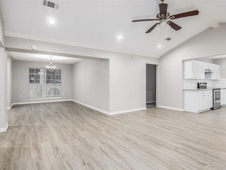 1702 Athens Dr — Photo 18