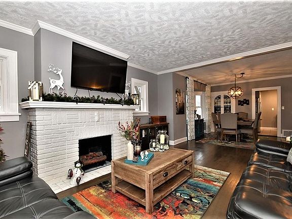 3rd image of 16111 Larchwood Ave