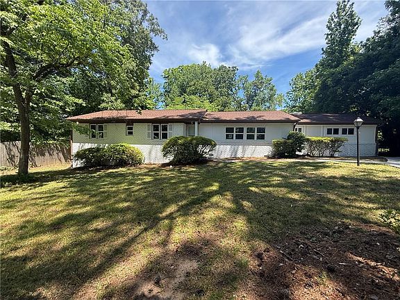 5th image of 3293 Valleydale Dr SW
