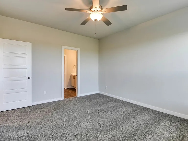 653 Blackland Dr — Photo 13