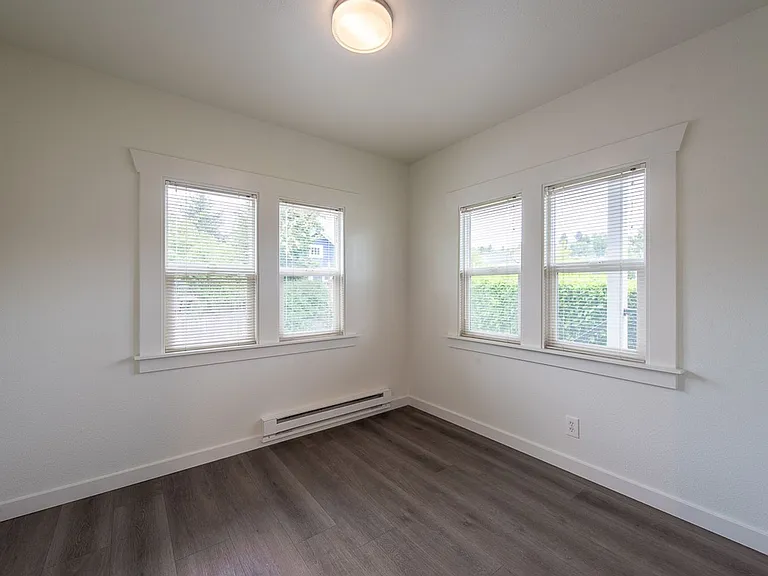 804 NW Market Street — Photo 4