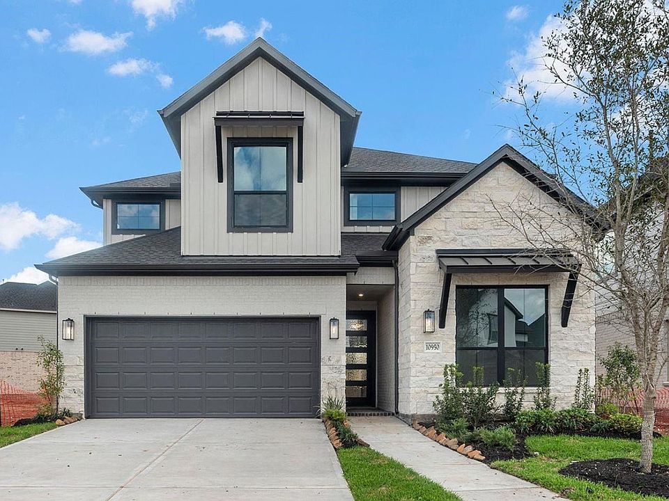 1st image of 10950 Middle Ridge Dr