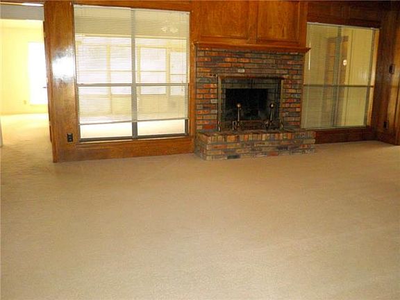 5th image of 406 Meadowlark Ln