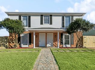 2425 Octavia Dr, Chalmette, LA 70043