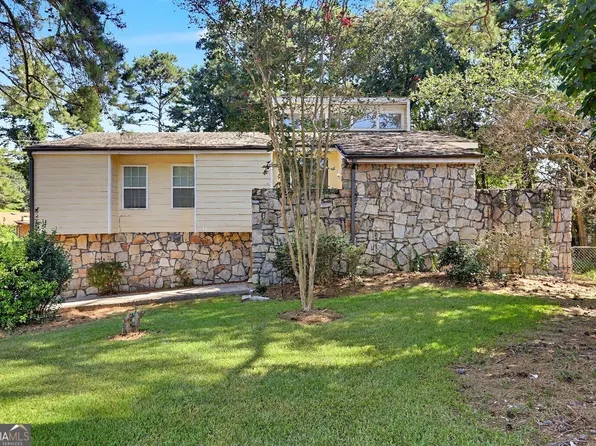 915 Strawberry Ct, Ellenwood, GA 30294