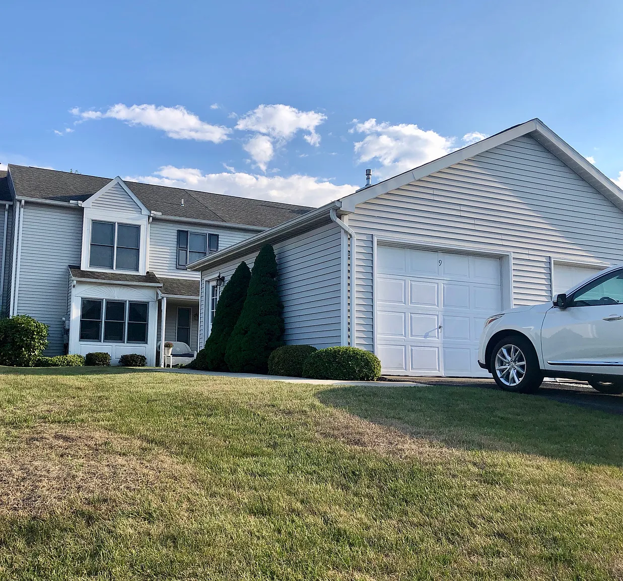 9 Nottingham Dr photo 1
