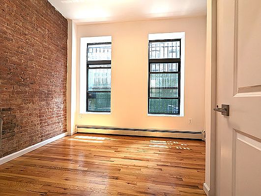 2nd image of 224 E 85th St APT 1D
