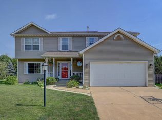 608 E Tomaras Ave, Savoy, IL 61874