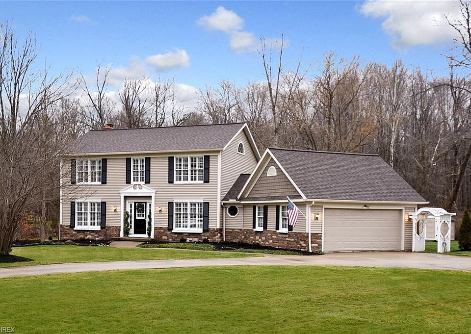 1st image of 18265 Rolling Brook Dr