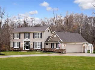18265 Rolling Brook Dr, Chagrin Falls, OH 44023