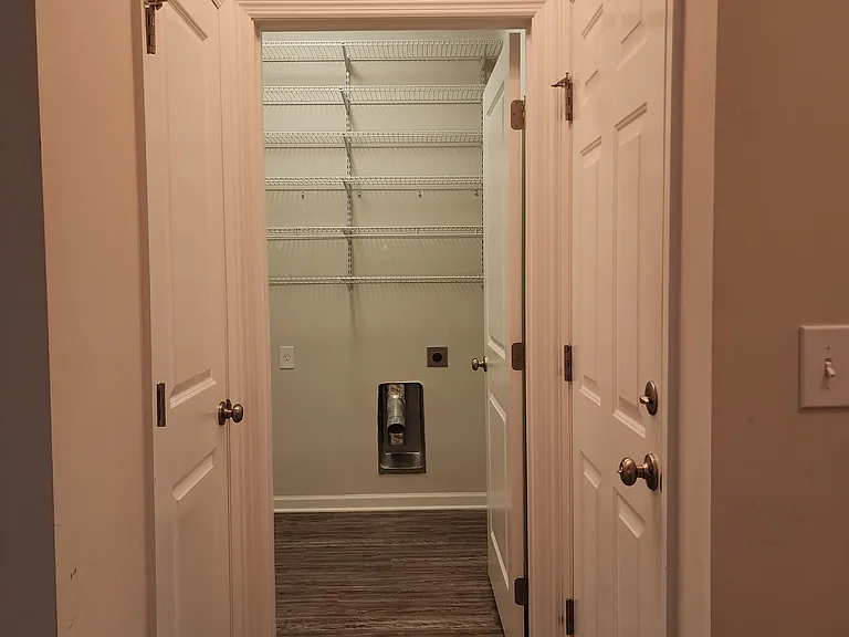 111 Fernhill Dr NW — Photo 5