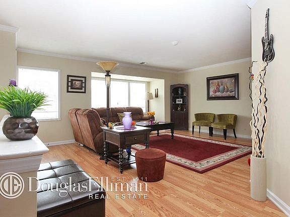 2nd image of 38 Victorian Ln