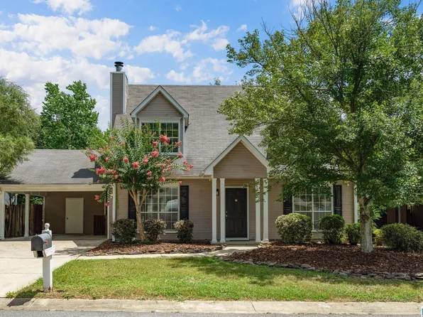 205 Brookhollow Dr, Pelham, AL 35124